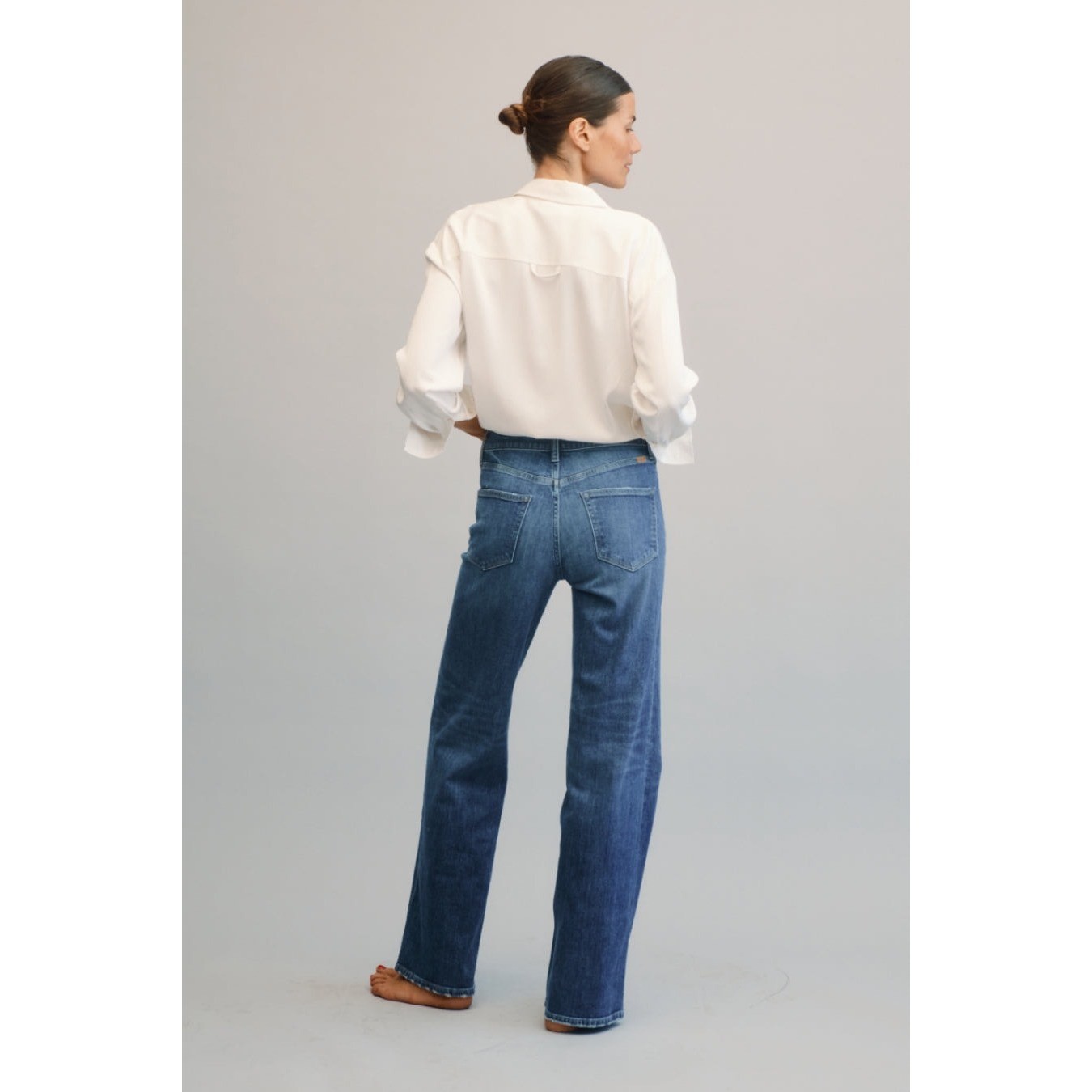 AYR The Secret Sauce Relaxed Straight Leg Blue Jeans in Old School Size 25