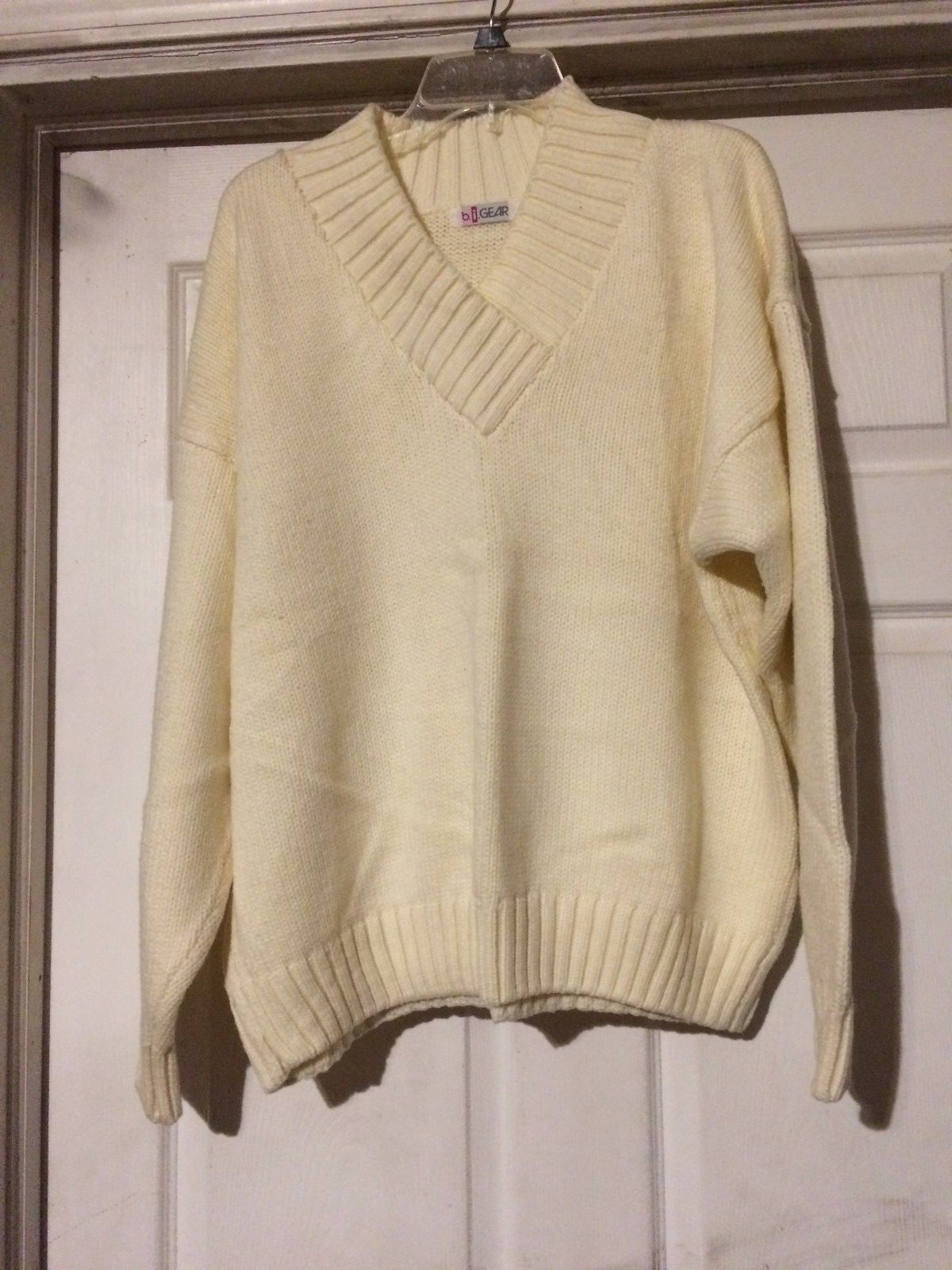 Stylin&rsquo; Vintage B.I.GEAR White Acrylic Sweater++SIZE 44/24W++