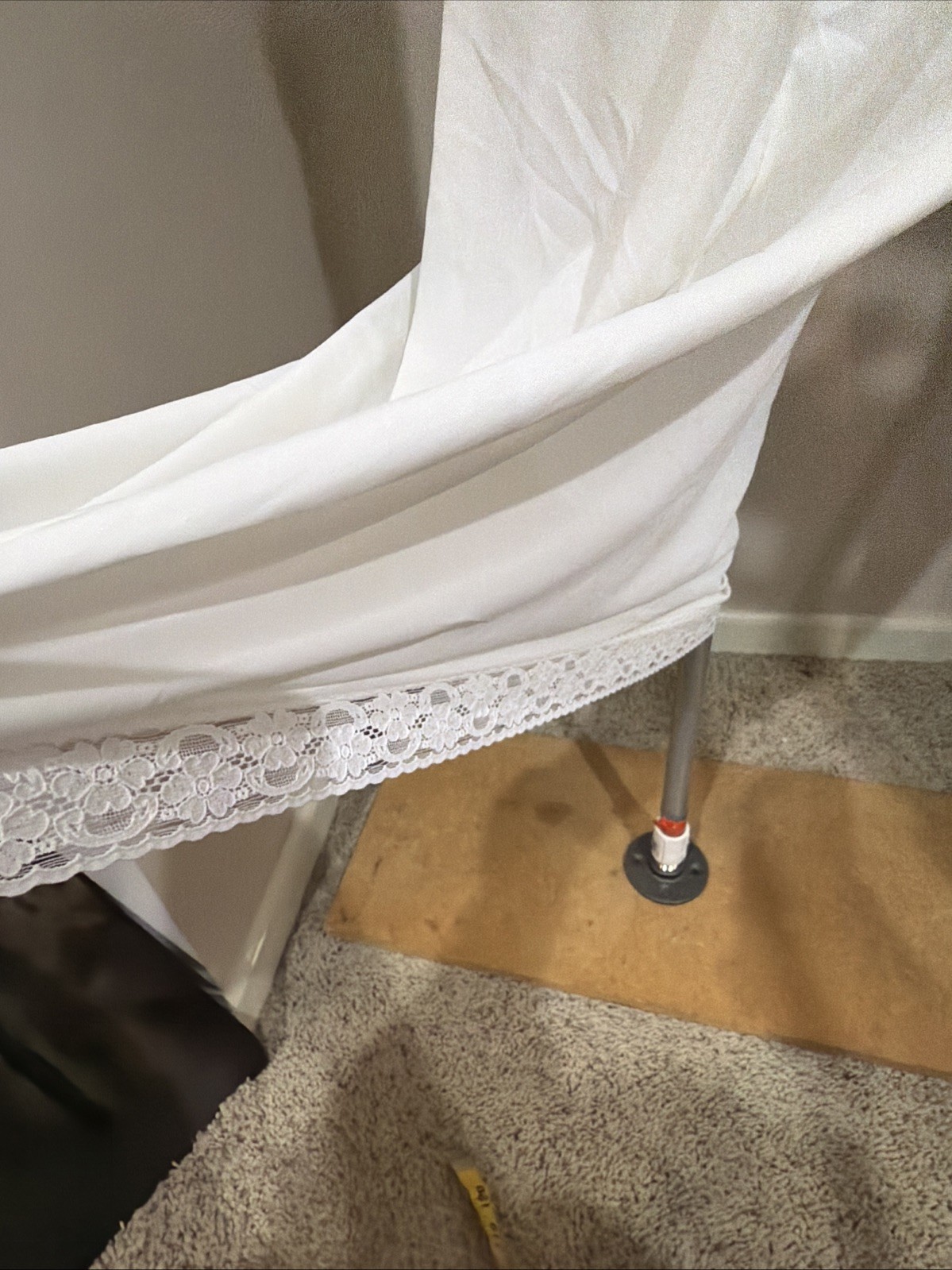 Vintage VANITY FAIR White Nylon Full Slip Lace Trim Style 10-103 Size 34/40 26”