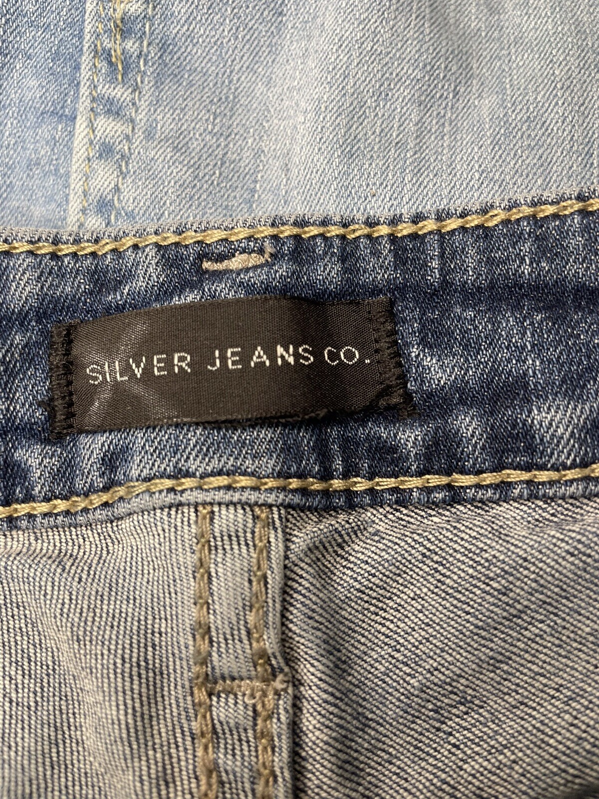 Vintage Silver Jeans Co. Elyse Bermuda Shorts.