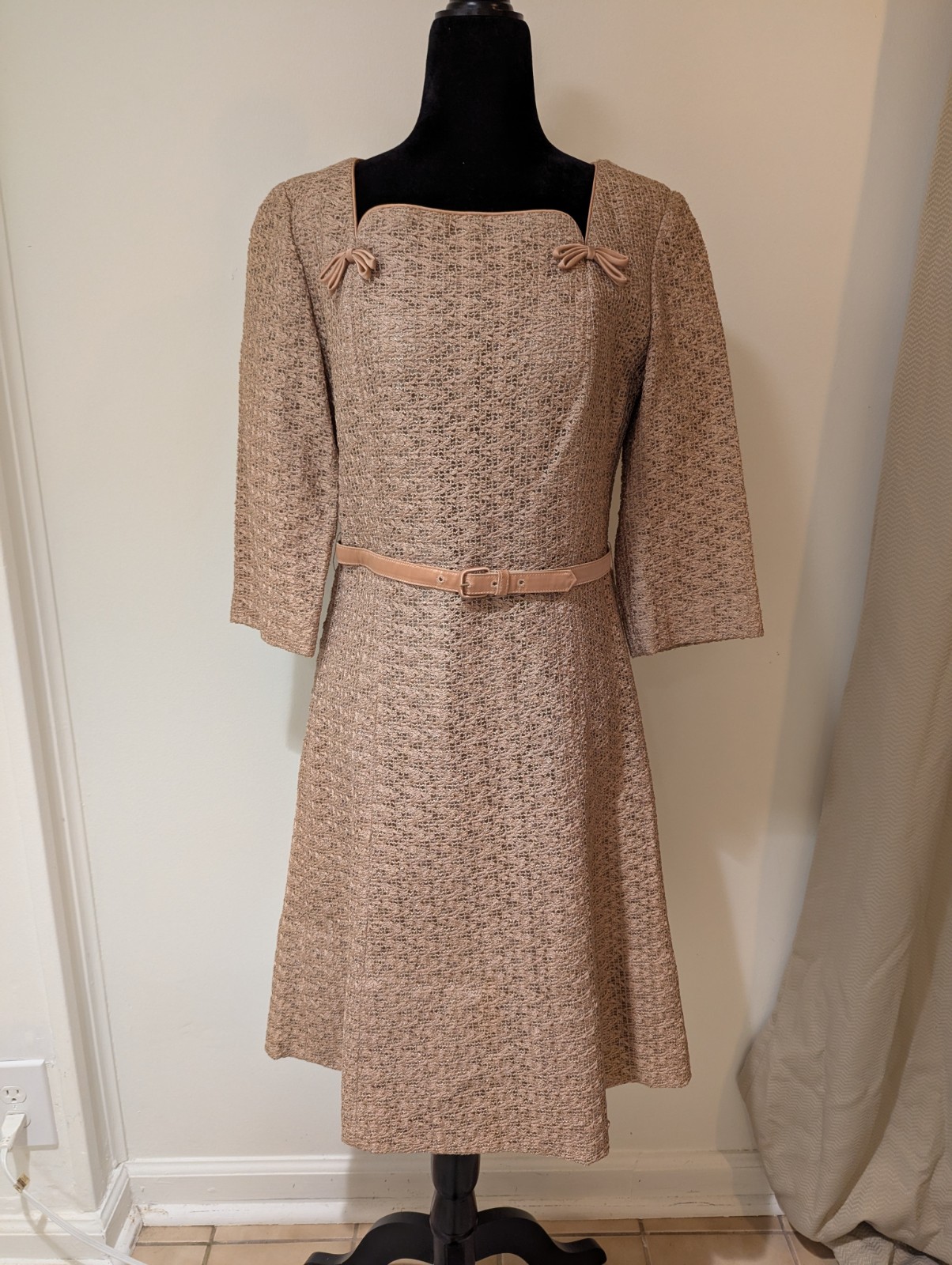 Vintage 1960s Leslie Pomer Tan Beige Dress Belted Piping Bow 3/4 Sleeve Large