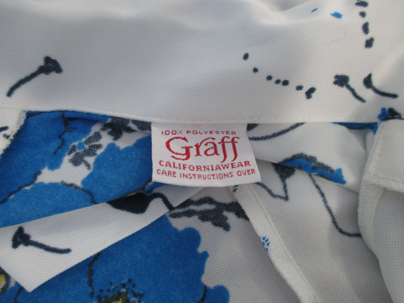 Authentic Vintage 1970s Graff Short Sleeve Polyester Blouse – Size S