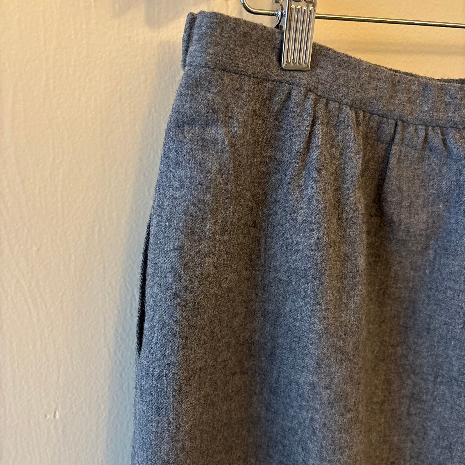 Vintage Pendleton 1990s Size 14 100% Wool Gray Skirt 28 Inches Made in USA Lined