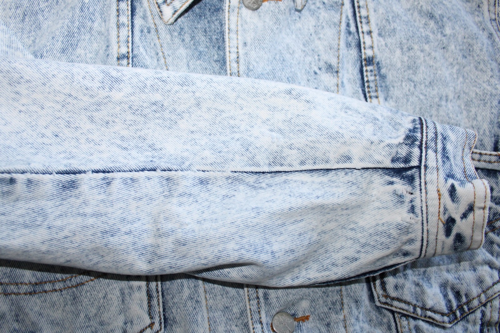 Vintage 1990s Network acid wash denim jean jacket, size medium