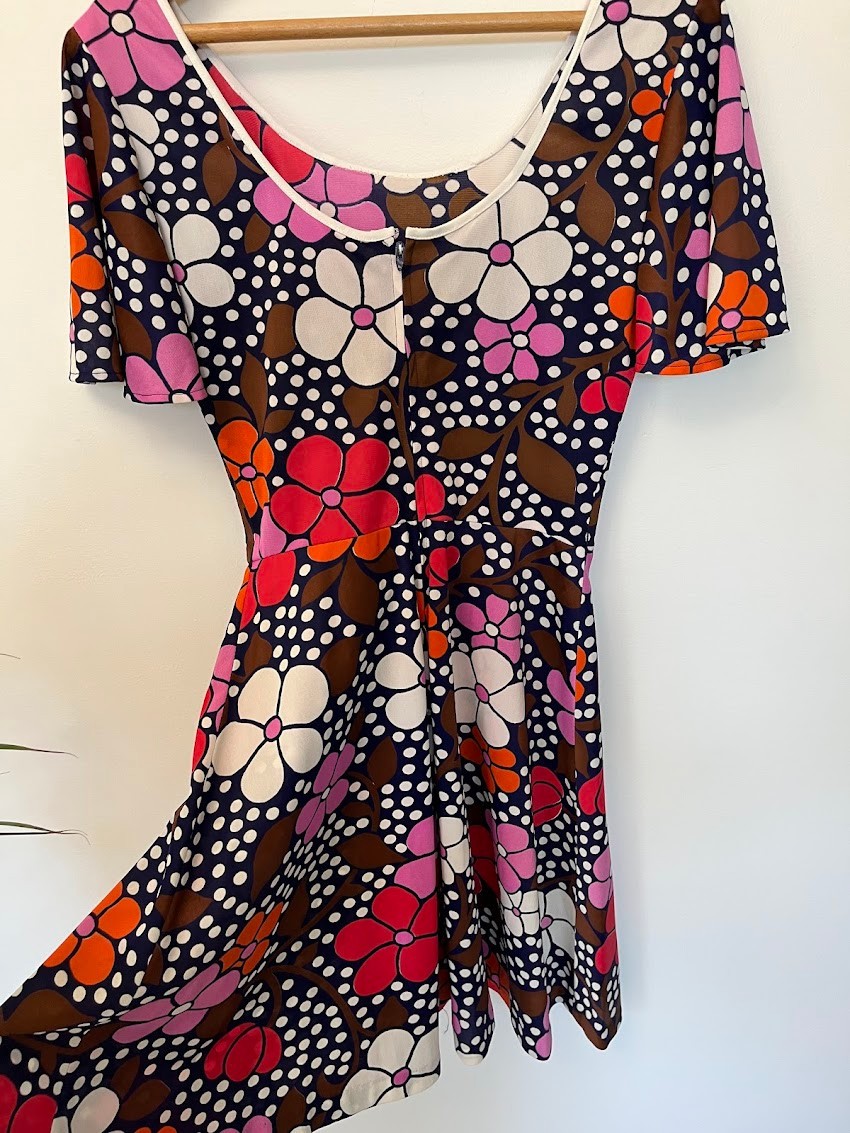 Vintage 1970s Groovy Floral Mini Dress Pop Art Mod Retro Warhol Print XS/S