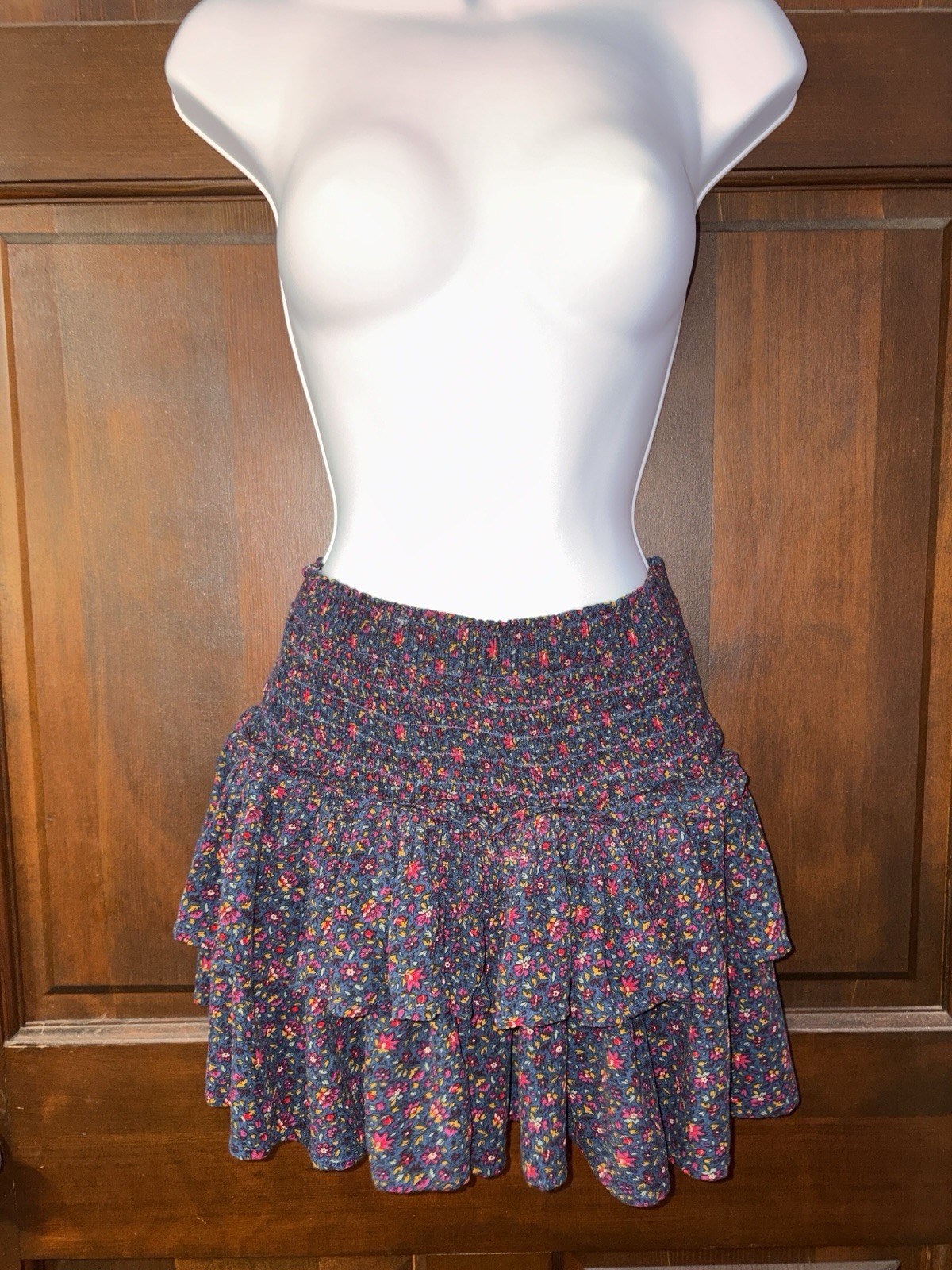 American Eagle Y2K Tiered Ruffled Ditsy Floral Mini Skirt XSmall Summer Boho