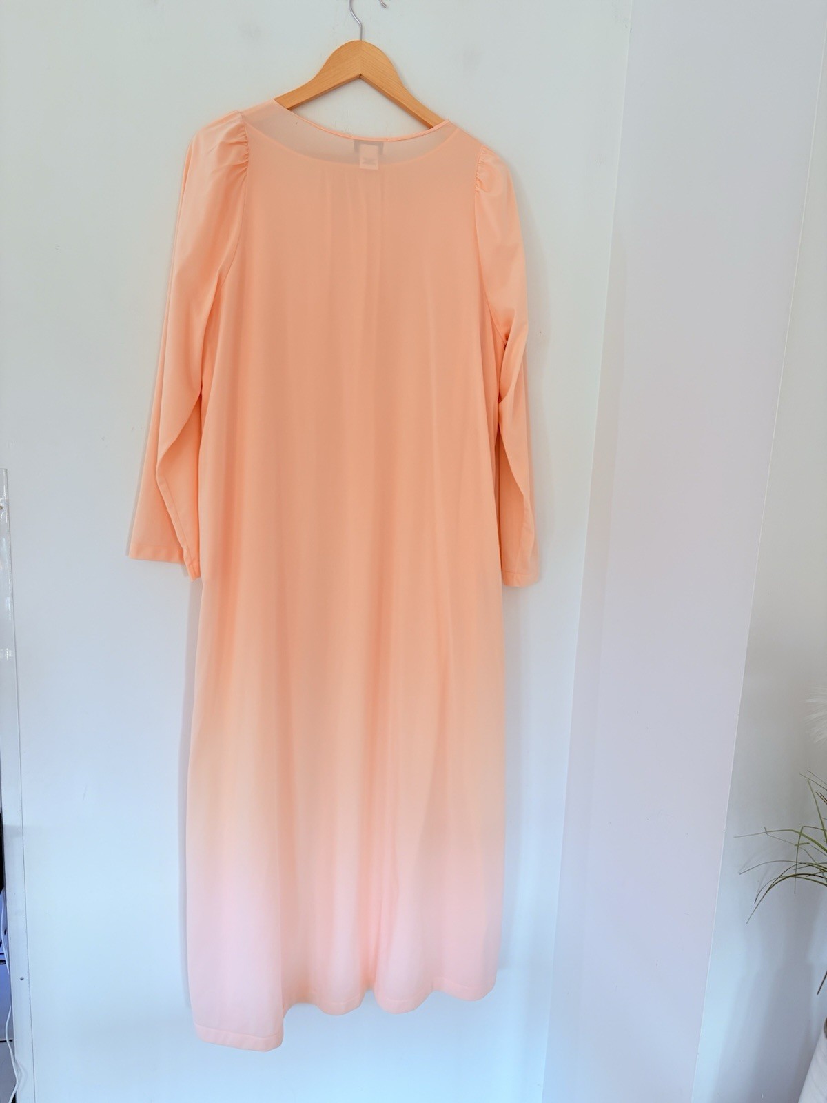 SHADOWLINE Light Peach Vtg Nightgown & Robe 2pc Set Sz L Nylon Floral Embroidery