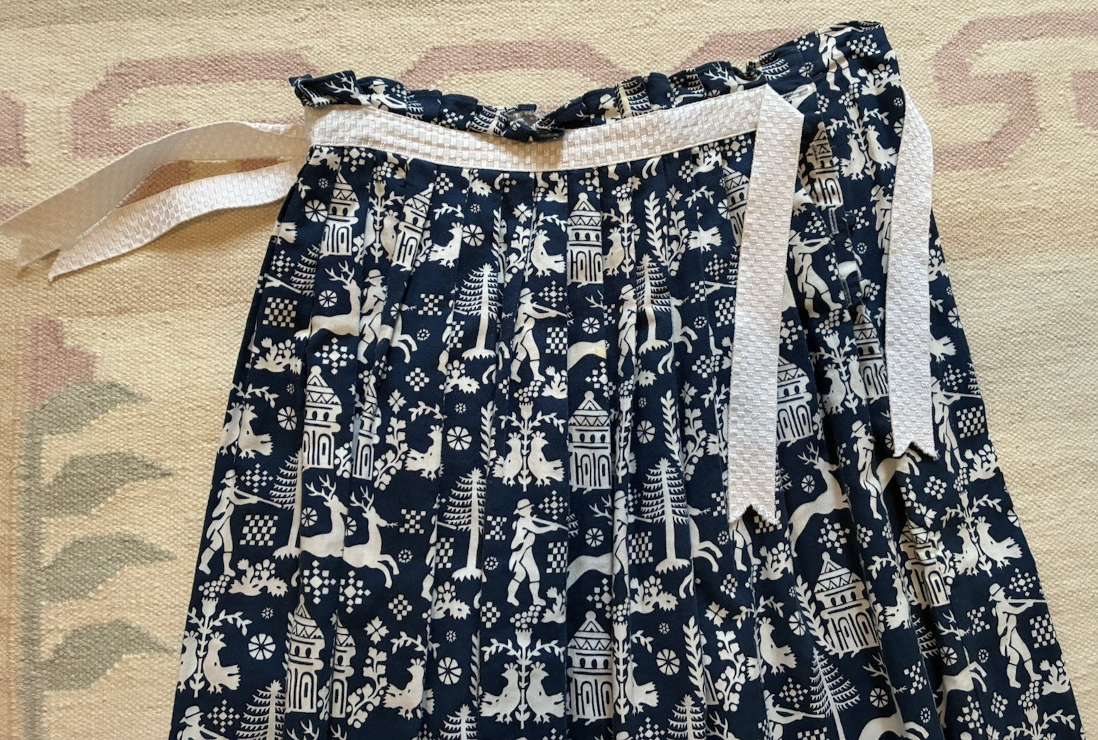Vintage Two Piece Cullinane Pleated Skirt and Knitted Top – Blue and White – M