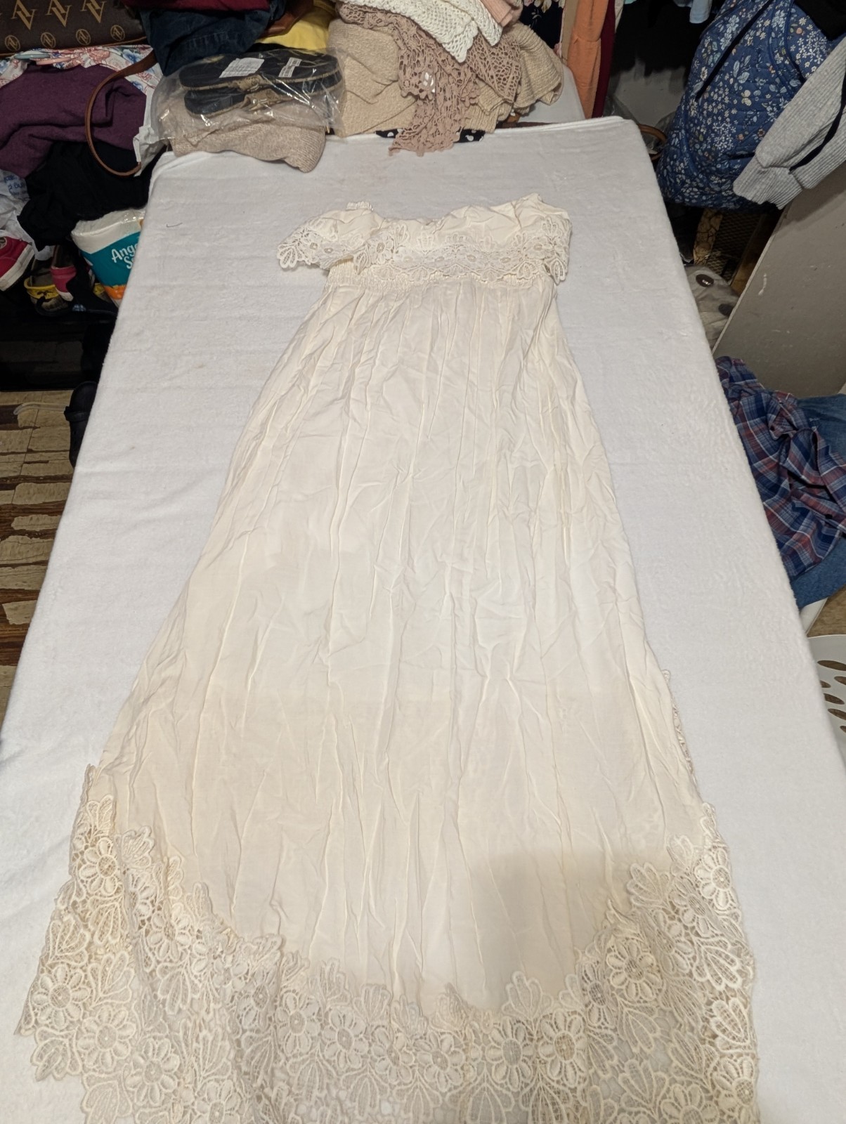 Solitaire Vintage Vanity Fair White Lace Trim Full Slip, Size M Regular