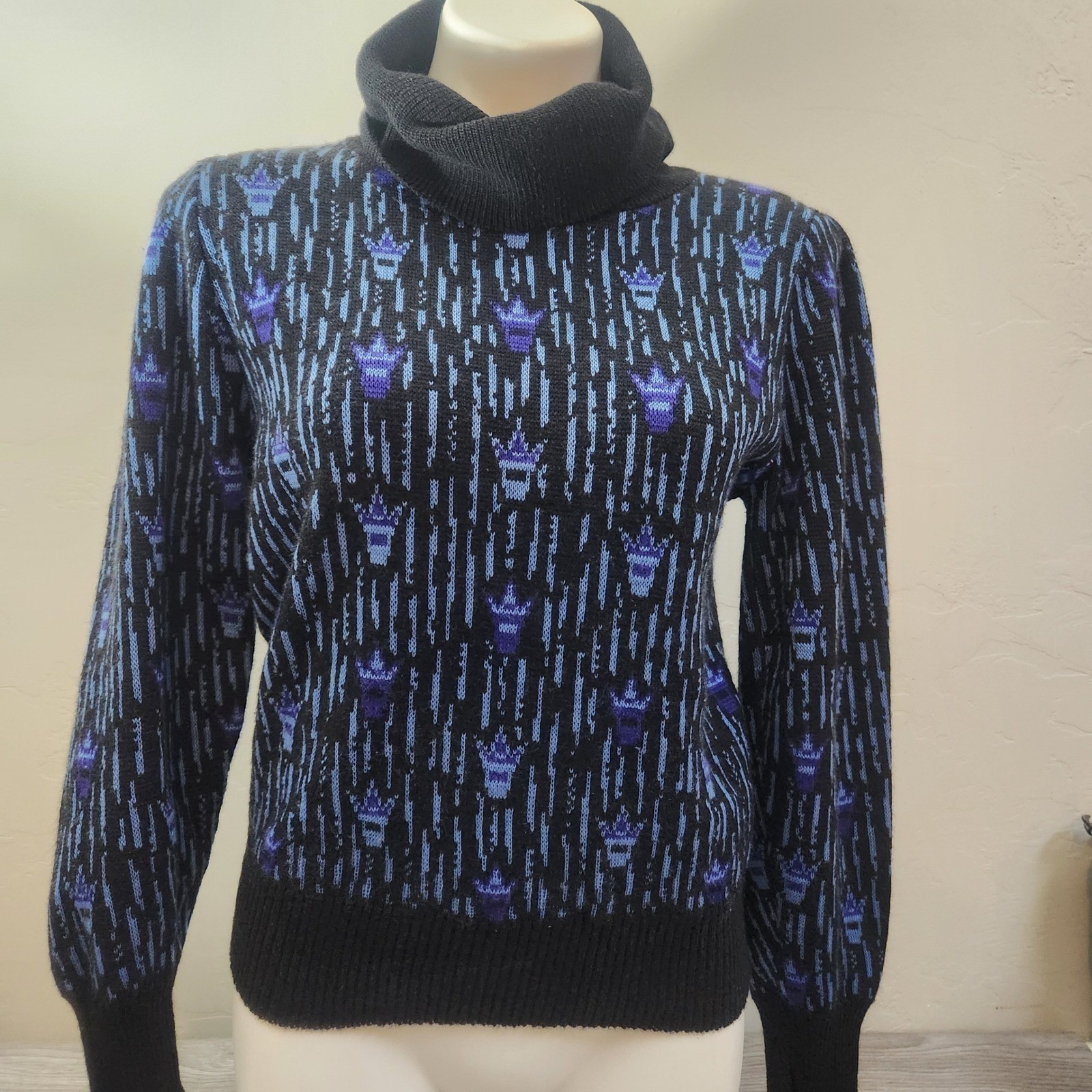 Vintage Gail B Black Blue Swewter Size S Potted Plant Crown Turtleneck Retro