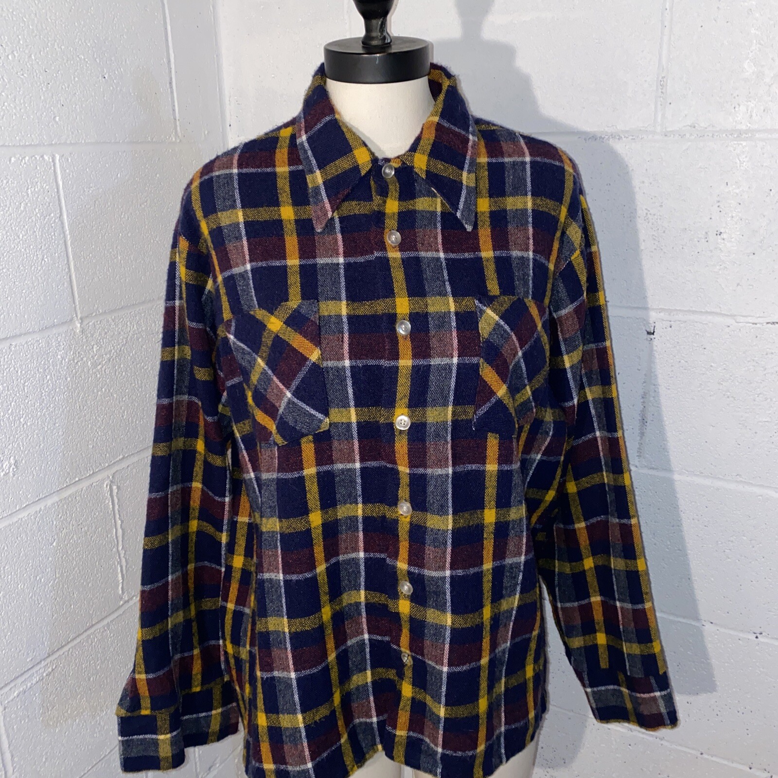 Vintage 1970s Plaid M/L Pinehurst plaid Retro camping bonfire Flannel Shirt A3