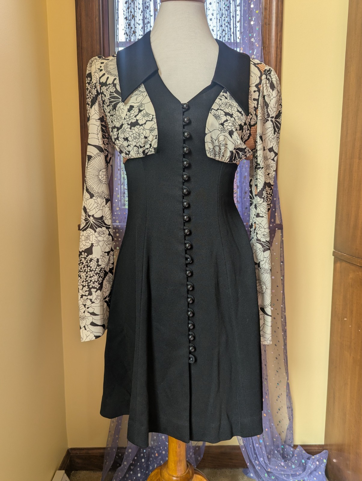 Vintage 70&rsquo;s Young Innocent By Arpeja Psychedelic Black Mini Dress Size 11 Small