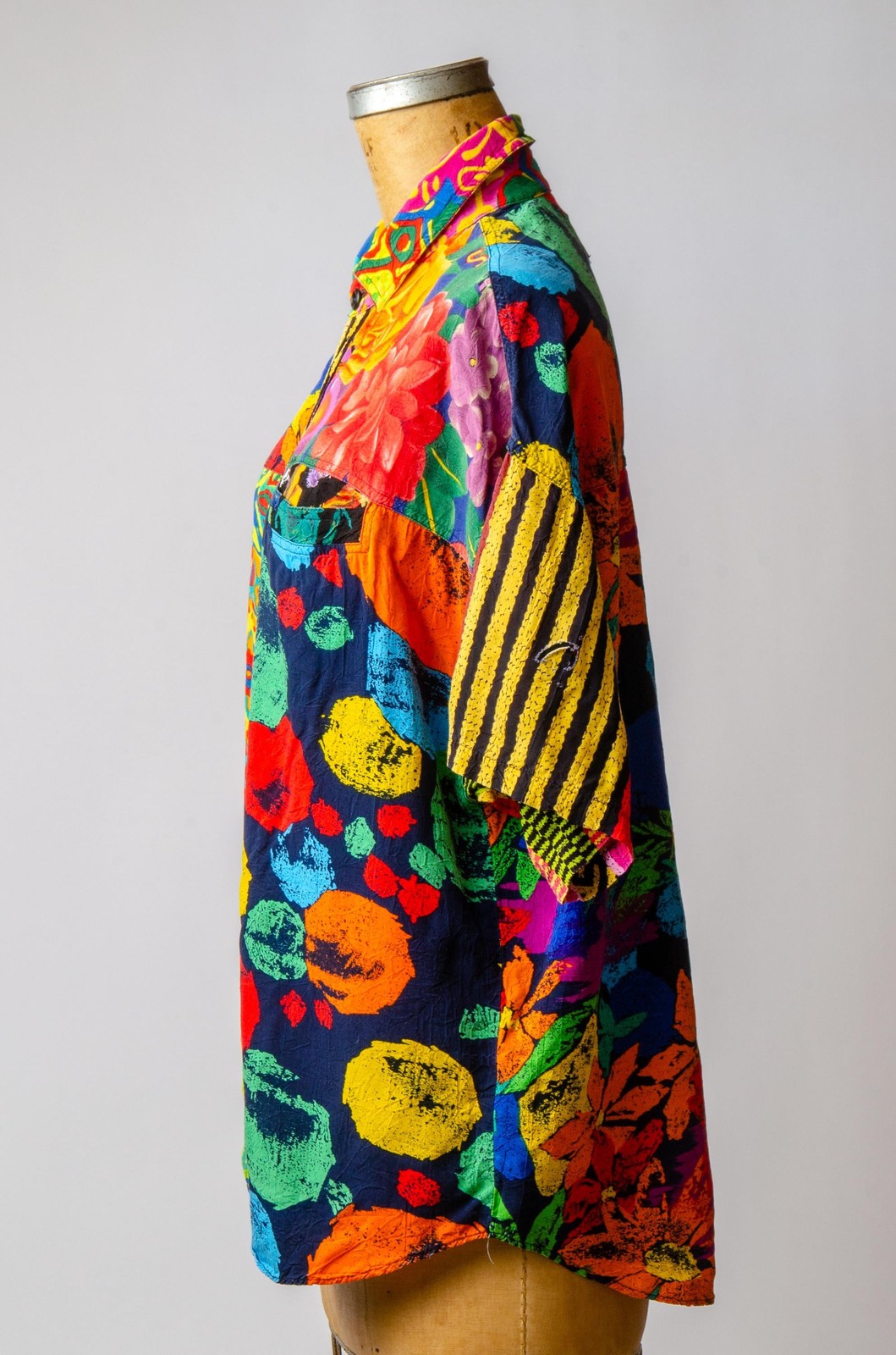 1980s Jams World Prod Dev Team Honolulu Surf Line Hawaii Rayon Shirt