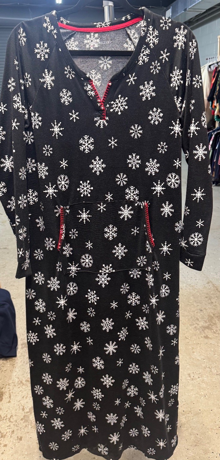 DA3293 COMFORTCODE by Cuddl Duds Sleepshirt Dress Small Snowflake Black Red