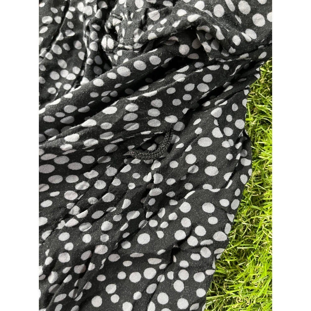 Old Navy Black and White Polka Dot Shorts Size Small Pleats Ties