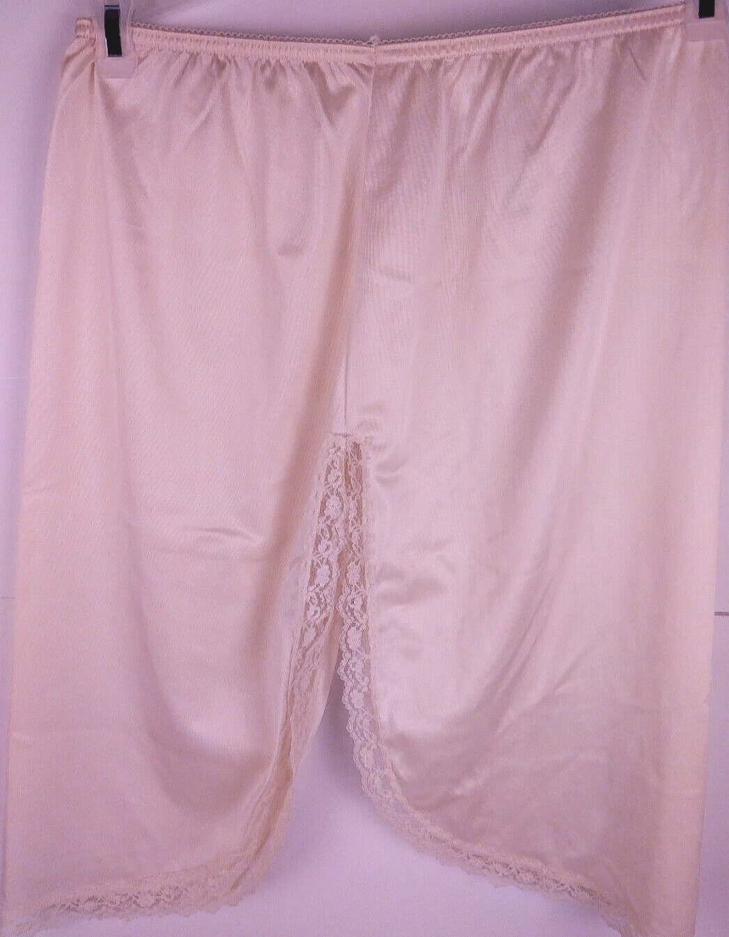 Mel Lin RN 53167 Ladies Beige 22&Prime; Long 100% Nylon Half Slip Size M (63)