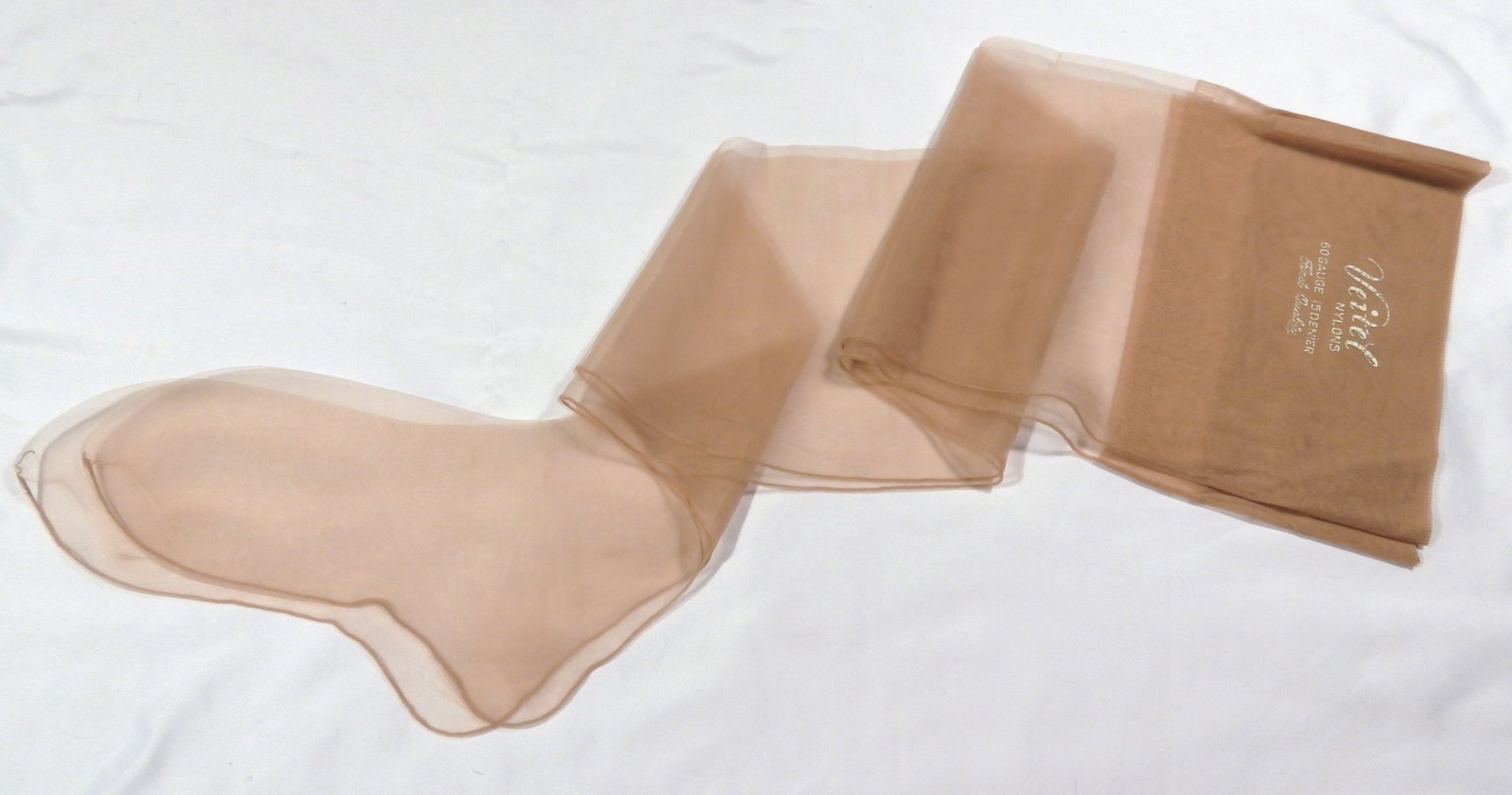 2 Pair Vtg Veitel Flat Knit Keyhole FF Plain SEAMED STOCKINGS sz 9 31&Prime; 60G/15D