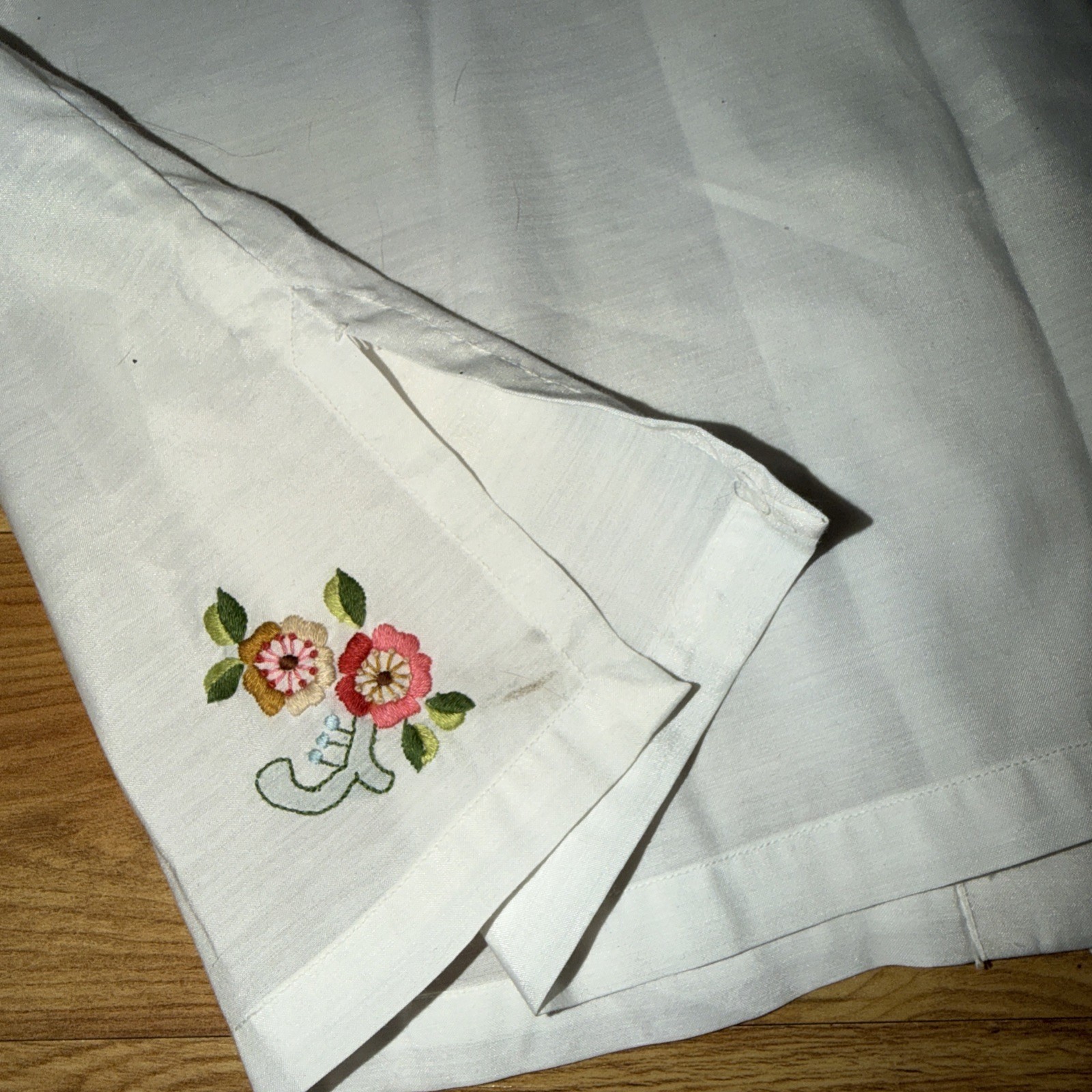 Vintage Daffodil Floral Embroidered Button Up Blouse
