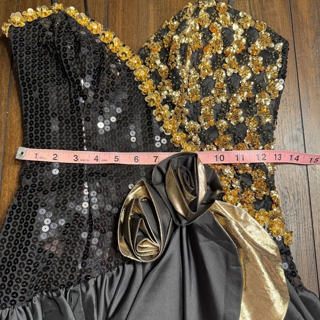 Vintage Alyce Designs Black & Gold Sequin Cocktail Dress | Size 6 (Fits Like 4)