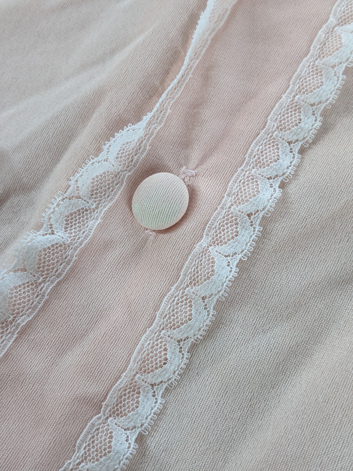 Pockets!🪷VTG Miss Elaine S Pale Pink Lace Trim Nylon Nightgown Grandmacore Cozy