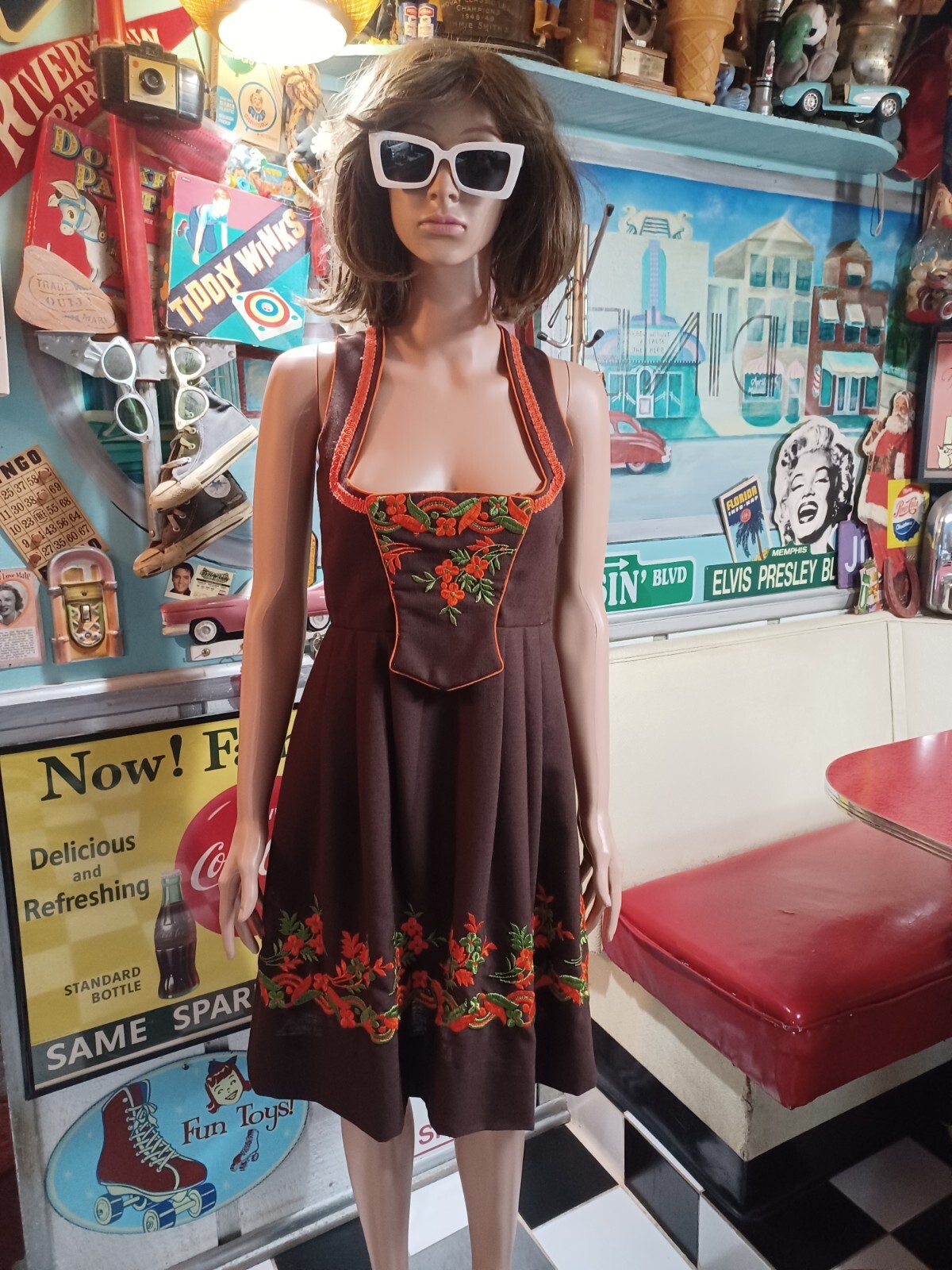 True VTG Mid-century Sleeveless Embroidered Folk Sun Dress Flower Power Mod MCM