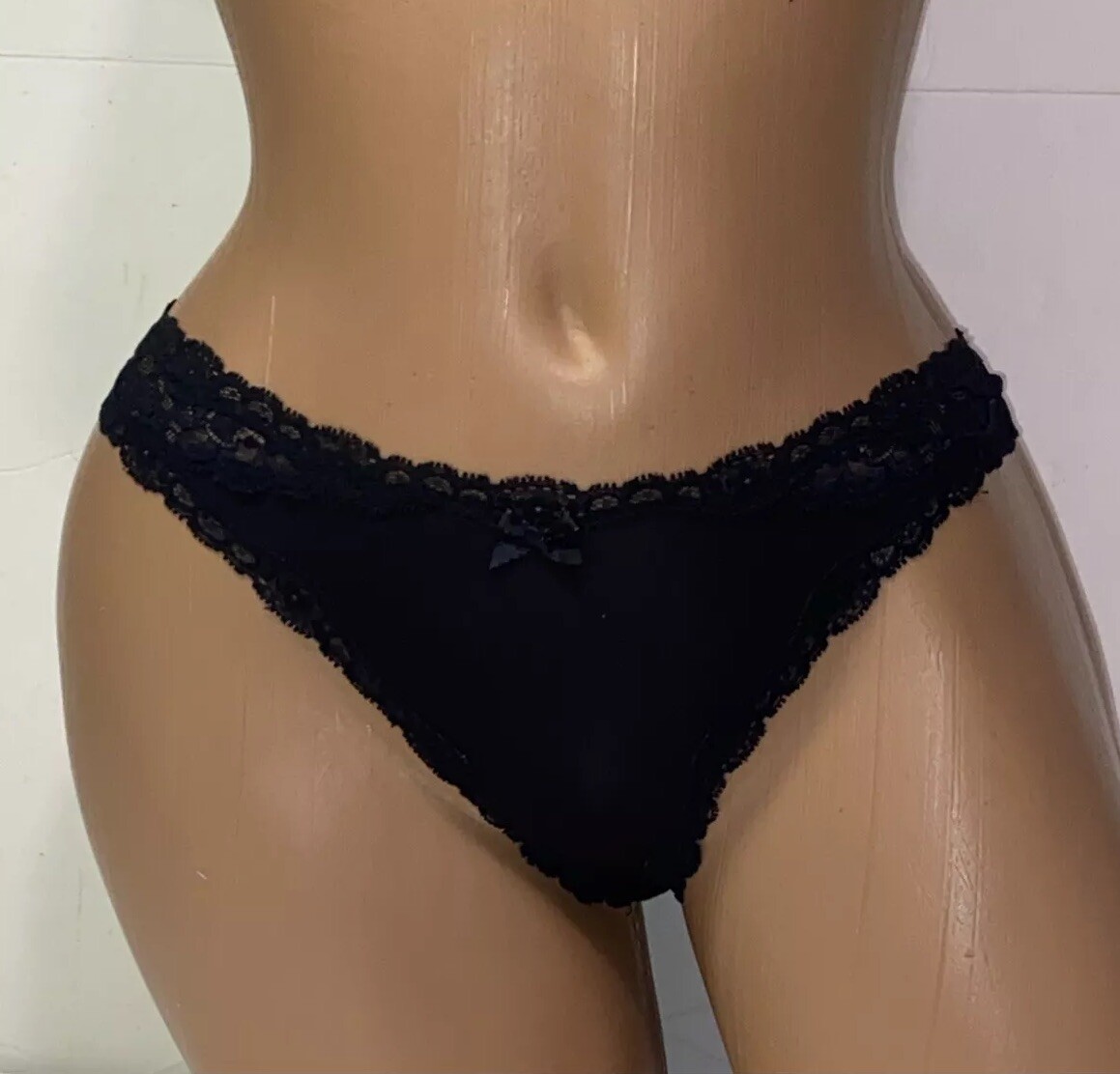 Vintage Victoria&rsquo;s Secret Panties Thong/Tanga Black Small Nylon Elastane Panty