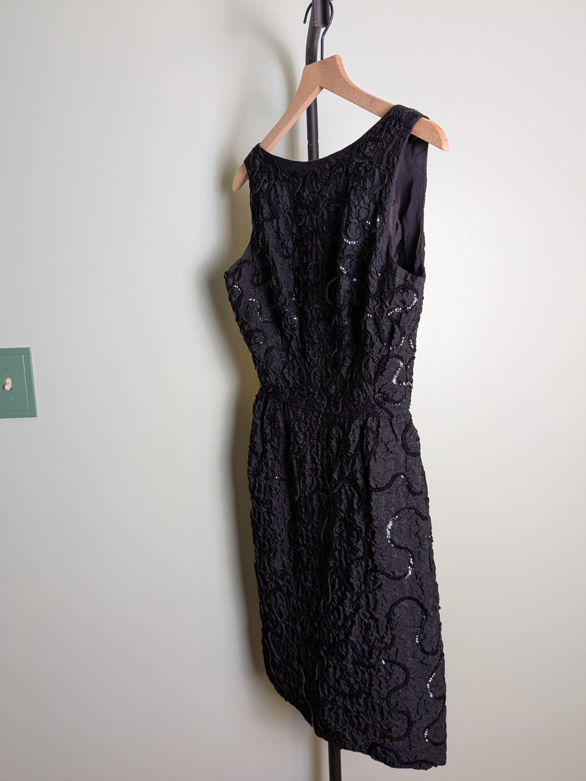 Sequin Squiggly Design True Vintage Black Pencil Wiggle Dress