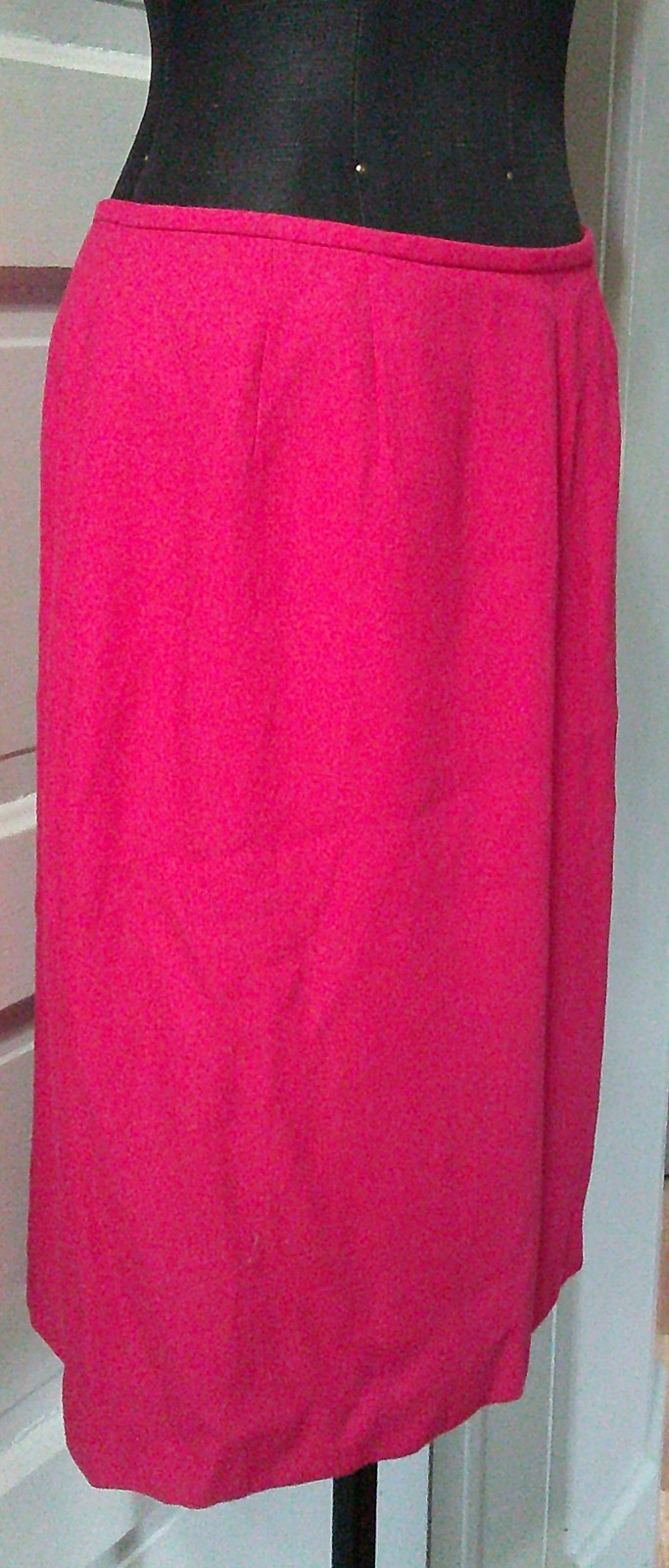 90&rsquo;s KASPER Bright Pink Back Closure Lined Rayon Pencil Skirt 10P