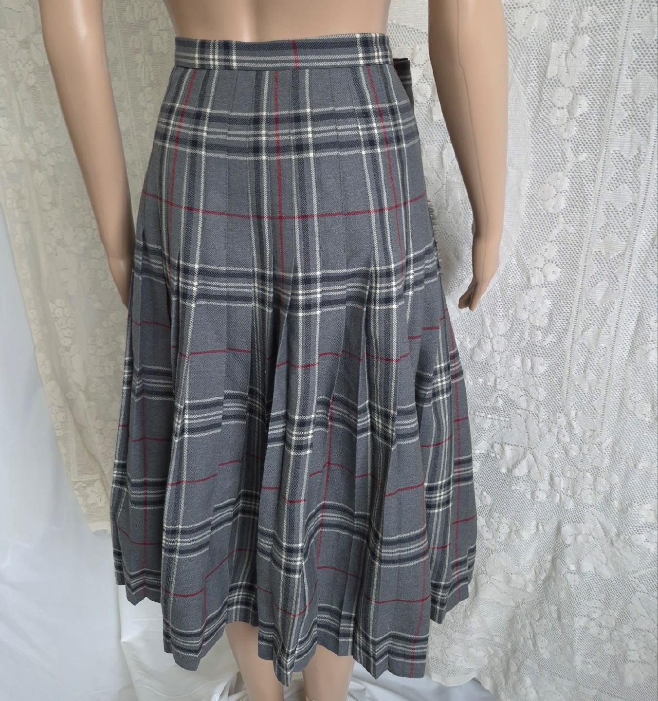HIGHLAND QUEEN Vintage WOOL Pleated PLAID / TARTAN WRAP KILT SKIRT 40 inch waist