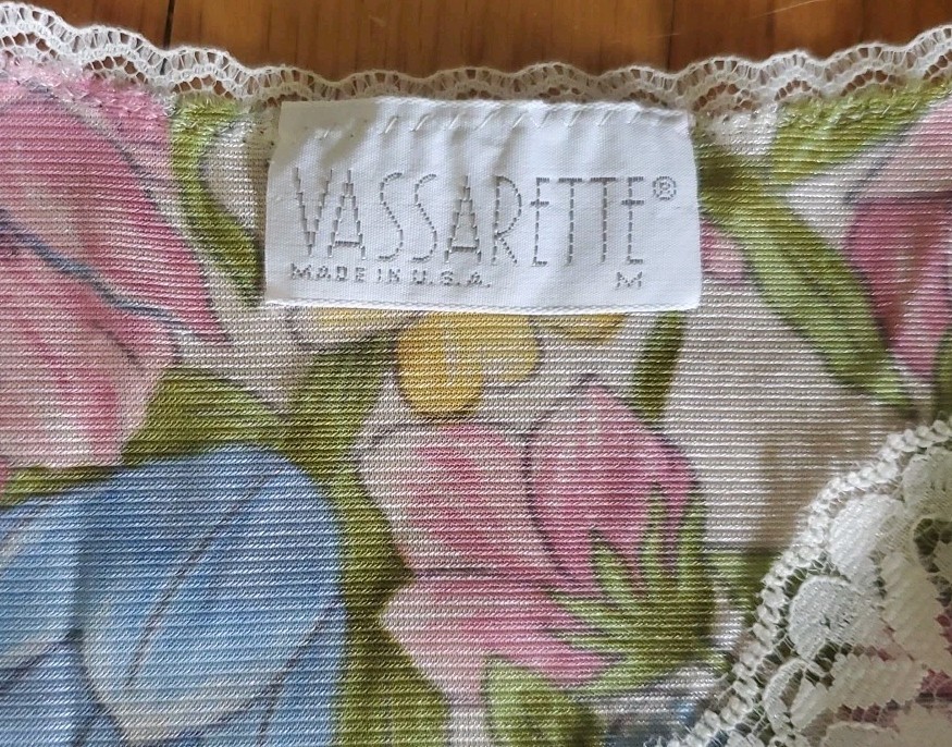 Vintage Vassarette Floral Robe Size Medium Nylon Lace Front Made In Usa