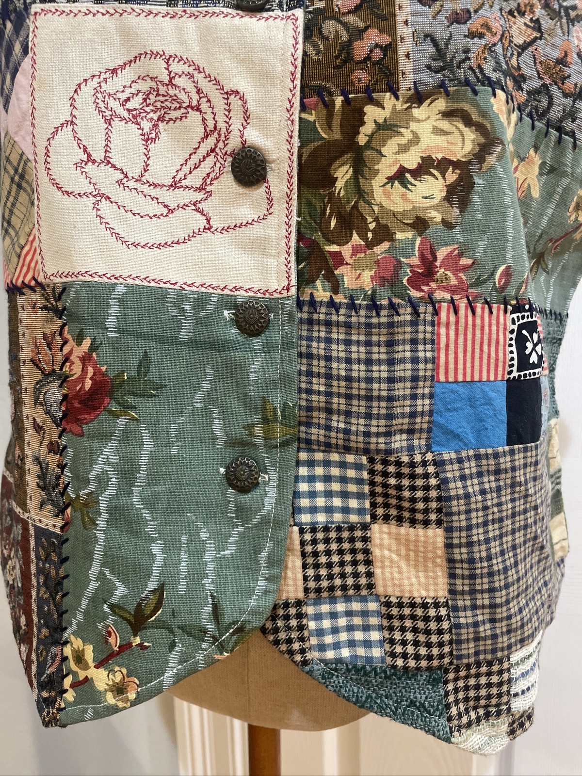 Vintage River Wearable Art vest Patchwork Floral Plaid 100% Cotton Lined M nwts