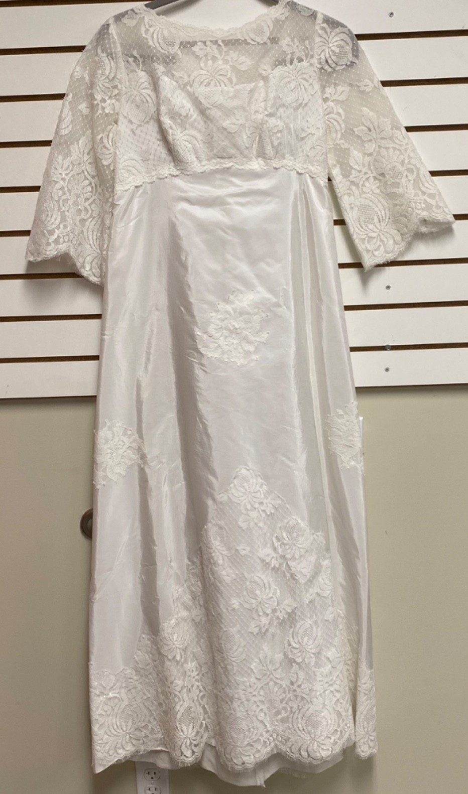 Vintage 1960s Alfred Angelo Edythe Vincent White Wedding Dress Crochet Lace USA