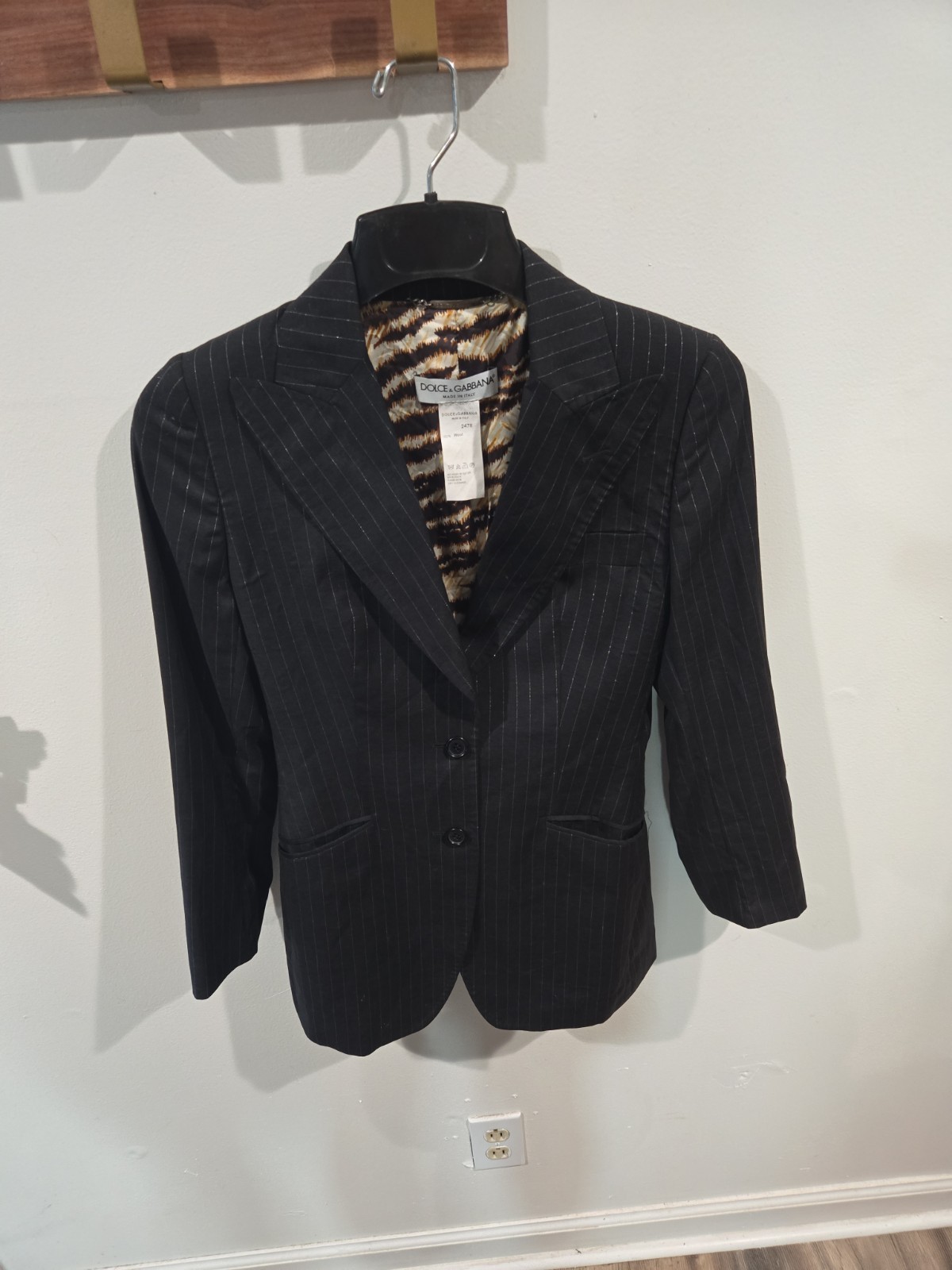 Dolce &Gabbana Pinstripe Vintage Blazer Women&rsquo;s Tiger Stripe Lining Size 38