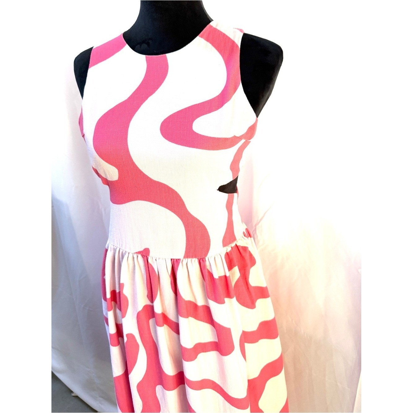 Urban Revivo Side Cutout Pink on Pink Graphic Swirl Retro Midi Dress, Size 4