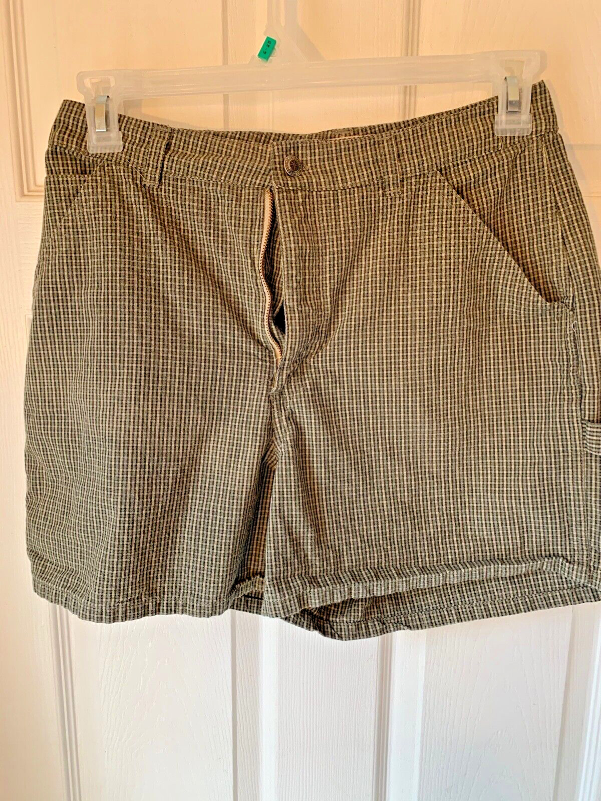 DS2– crossroads vintage WOMENS GREEN/tan/black CHECKERED SHORTS SIZE 12.