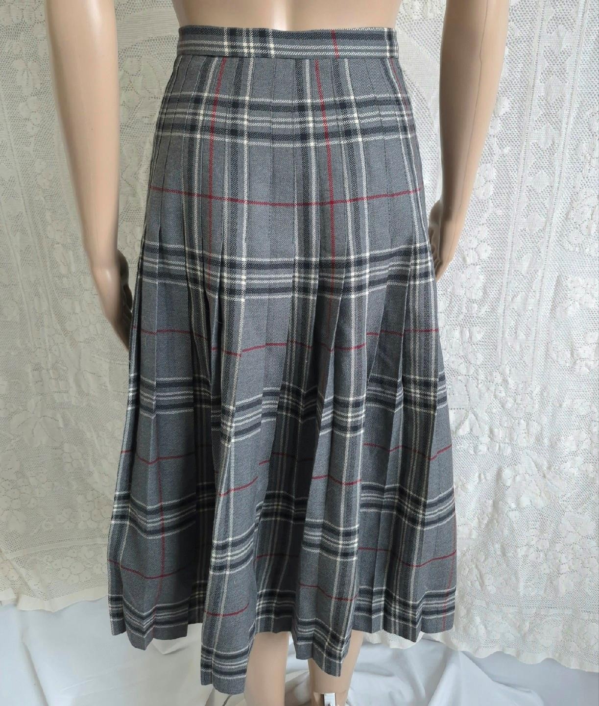HIGHLAND QUEEN Vintage WOOL Pleated PLAID / TARTAN WRAP KILT SKIRT 40 inch waist