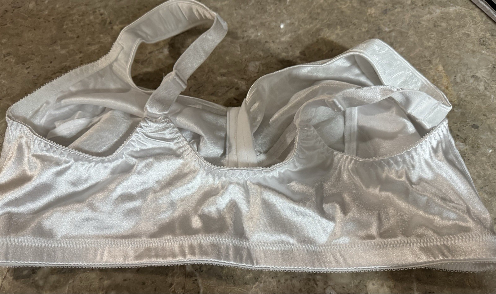 VINTAGE PLAYTEX SECOND SKIN BRA! 44DD. FRONT HOOK !