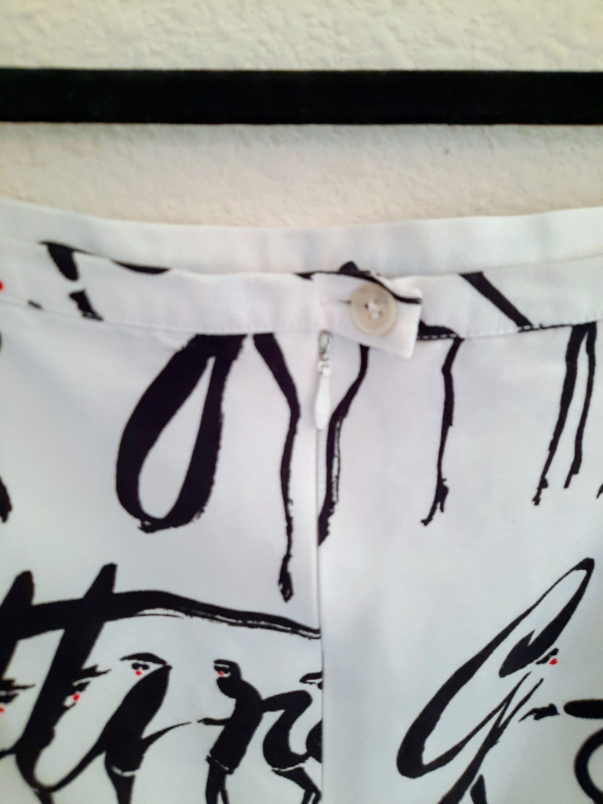 Vintage Gl&rsquo;amour By Caroline Graphic Print Blavk White Pencil Mini Skirt