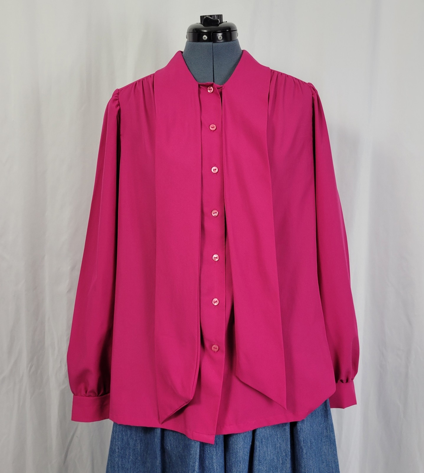 Vintage Judy Bond Magenta Button Down Blouse w Tie Collar Size 18
