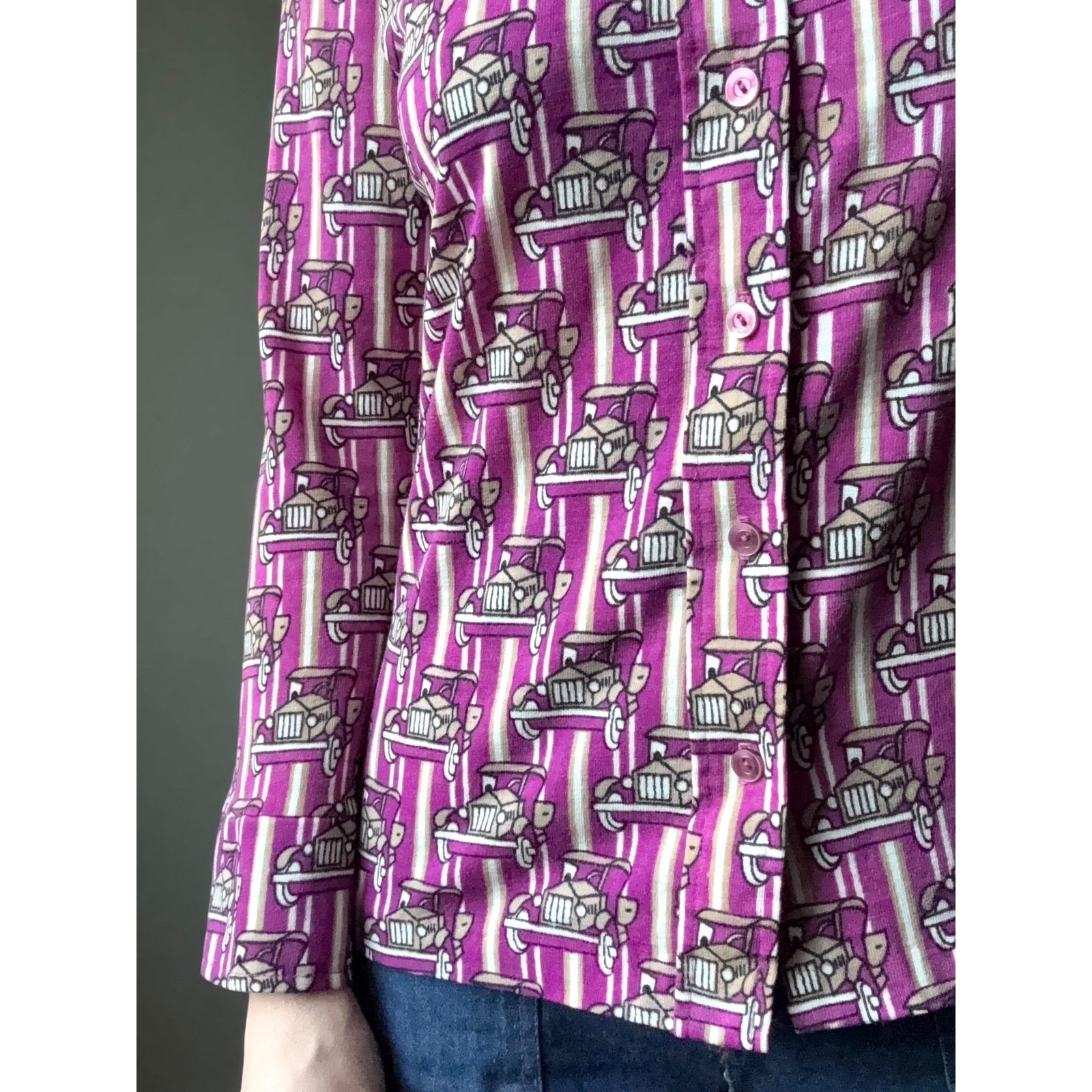 Vintage 70s Novelty Print Button Up Shirt | Antique Car | Magenta | M