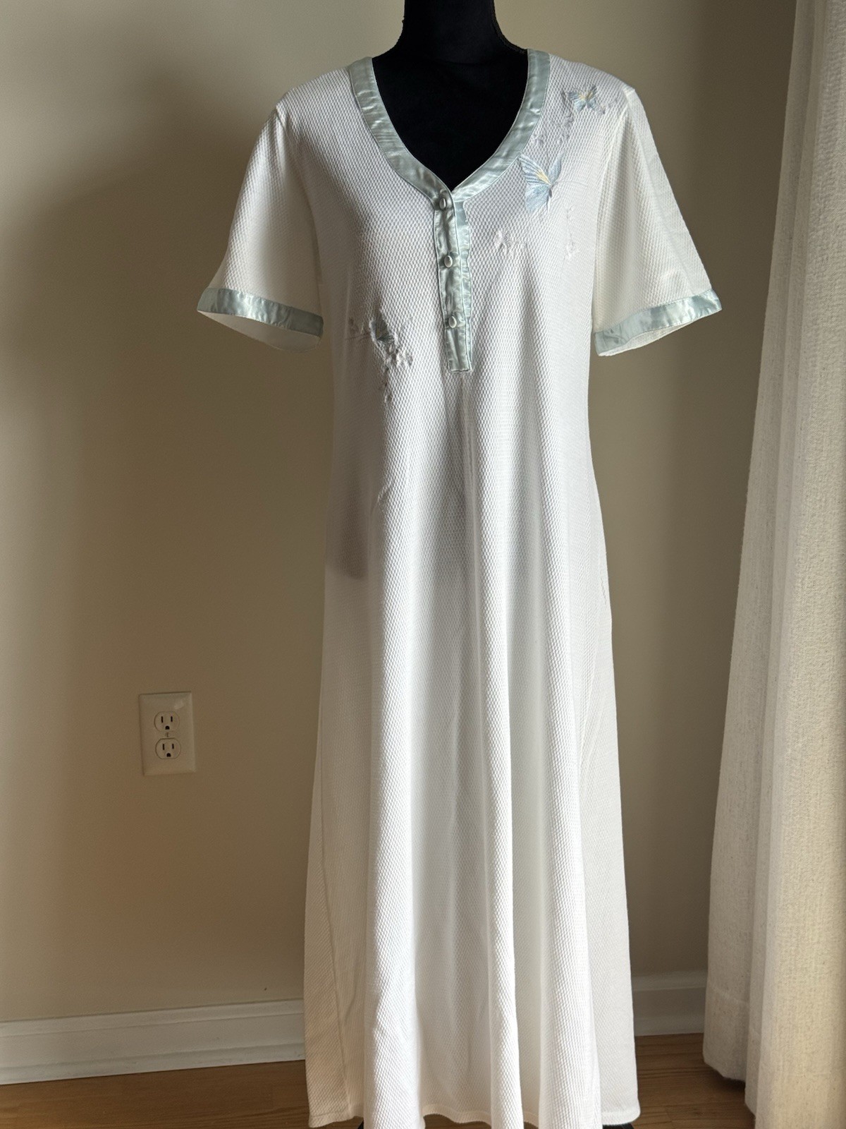 Vintage Natori Classics White Cotton with Silk Trim and Embroidery Nightgown