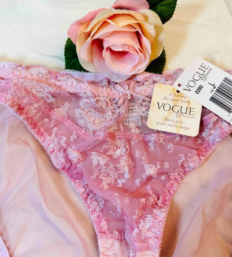 VOGUE Dessous VINTAGE PINK CHANTILLY LACE Panties Panty Sz Large