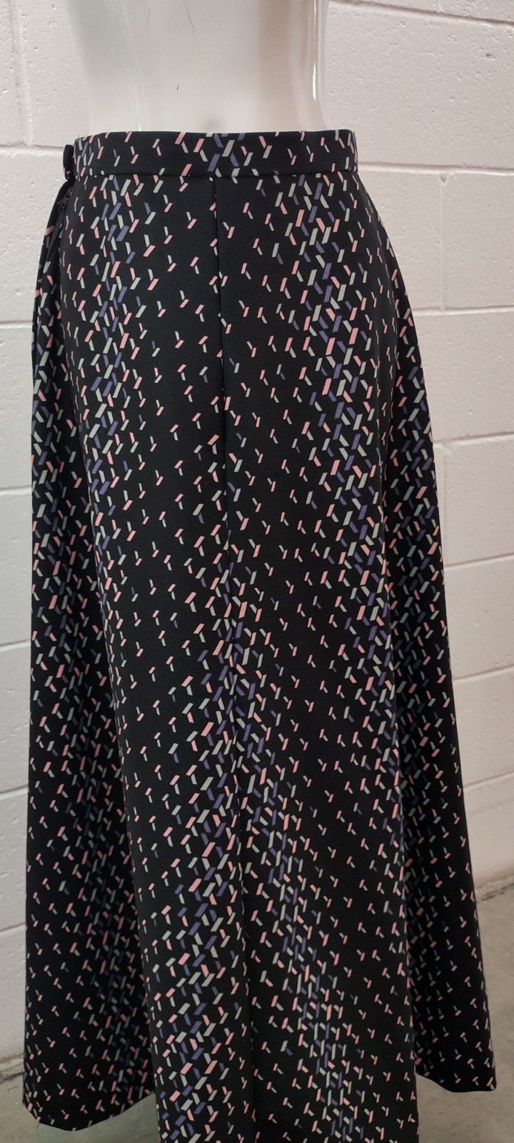 Black Maxi Skirt Geometric Rainbow Pastel Colorful Small 26 Waist VINTAGE