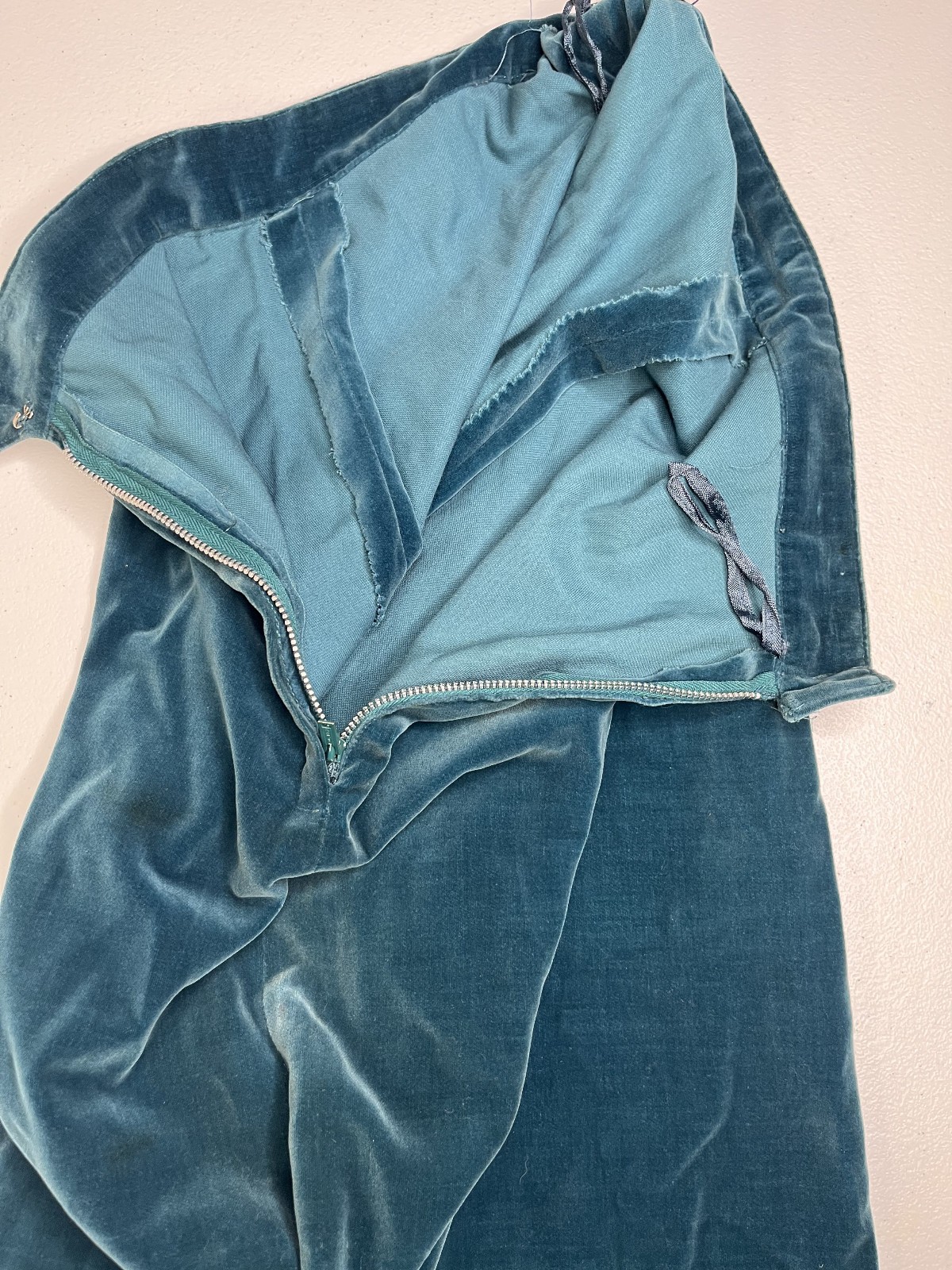 vintage velvet skirt suit matching blazer and skirt 1940/50