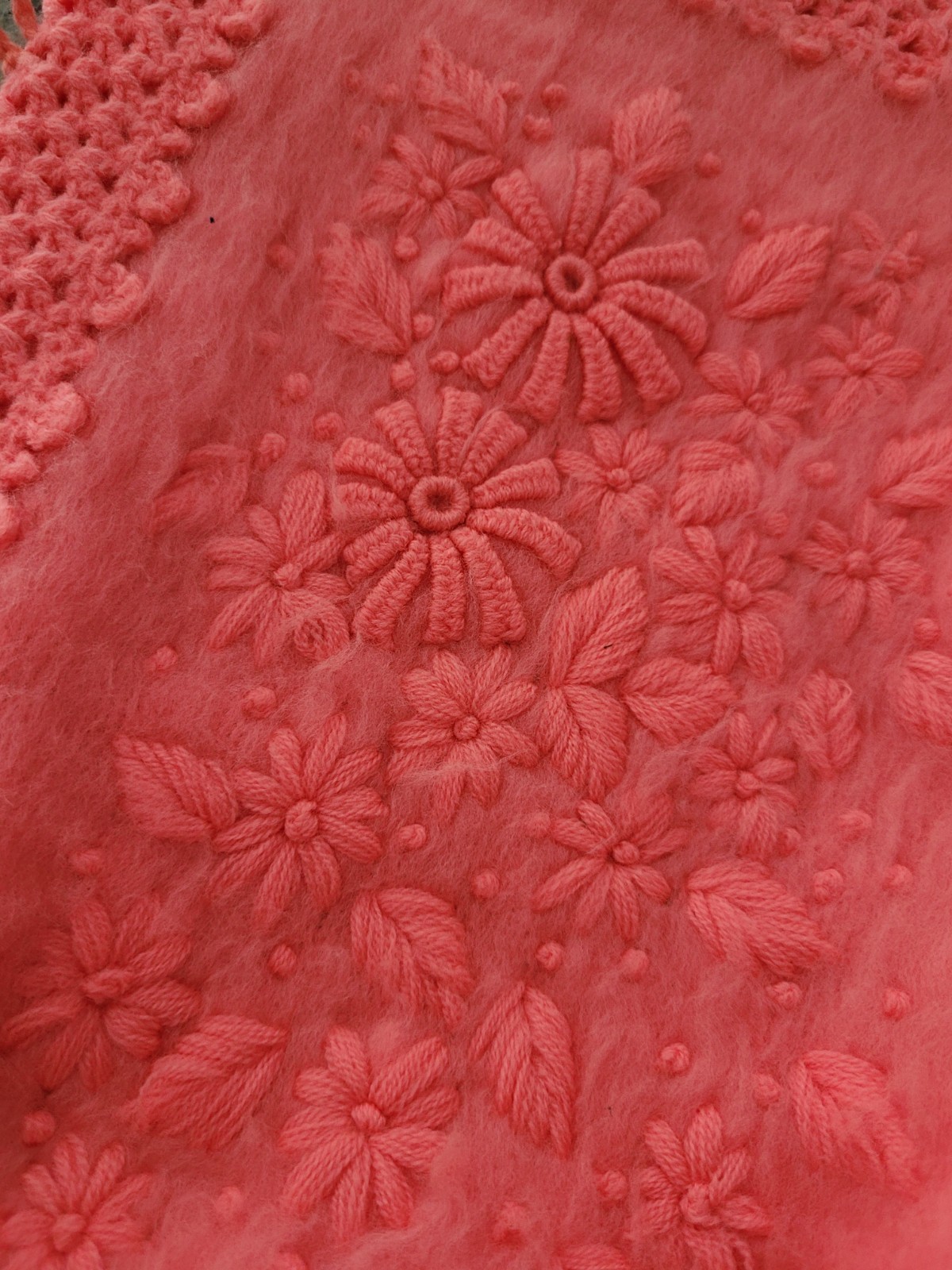 MOD Fluorescent Pink Full Fashioned Vintage 60s Embroidered Flower Cardigan M