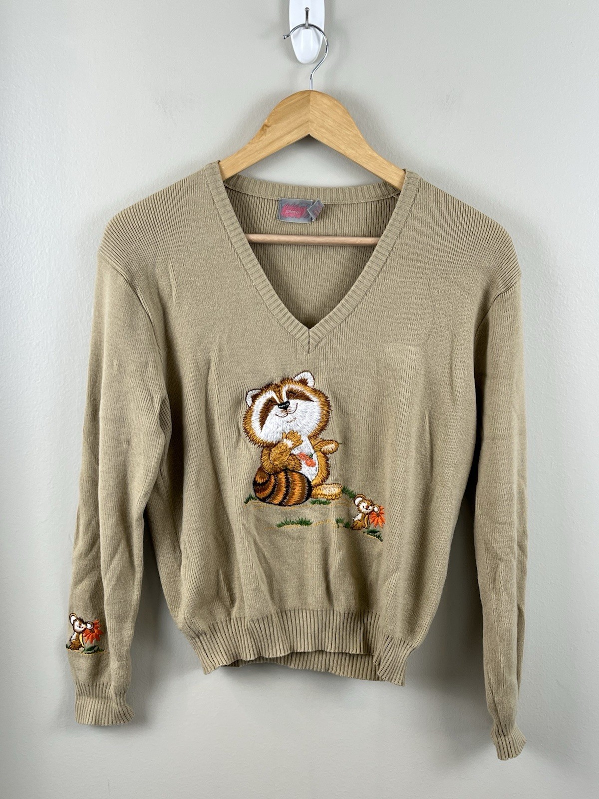 JCPenney Vtg 70’s/80s Raccoon Sweater Embroidered Mushroom Flower Sz M