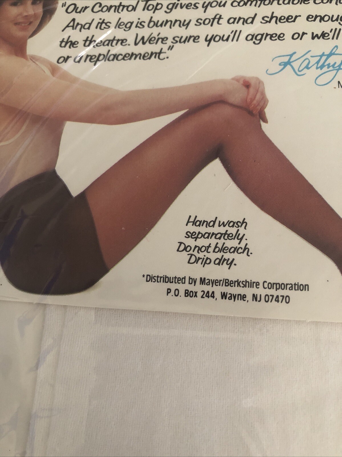 Vintage Mayer Bunny Soft Control Top Nylon Sheer Pantyhose White TALL 1985 USA