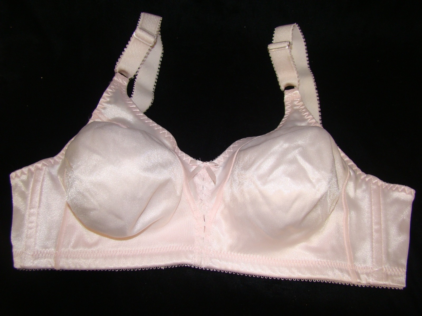 Bali 3820 Pink Bra – Size 38B – Cool Comfort/Classic Support – Pre-Owned