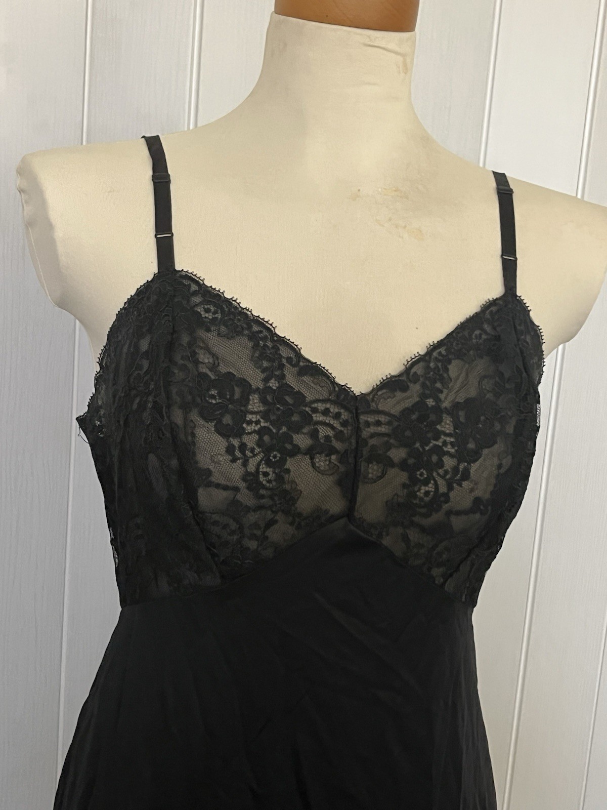 Van Raalte Vintage Original Black Nylon Lace Slip S MPN 34 Everyday 34in Hem