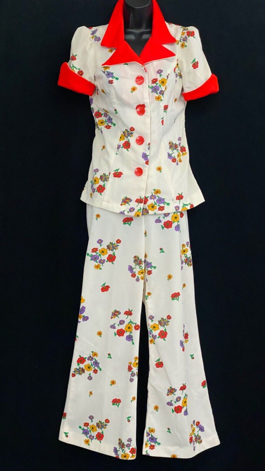Vintage 1970s white red floral pants suit set, bellbottoms puff sleeves poppy M